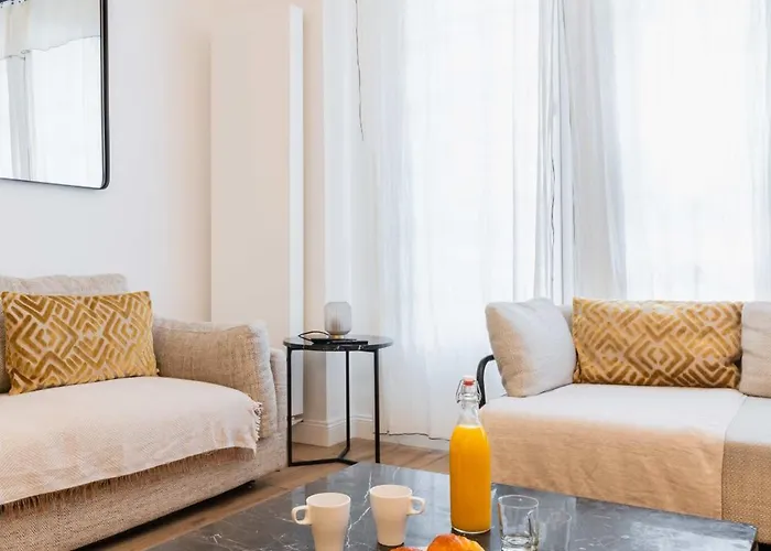 Apartment Equipe Proche Sacre Coeur - 4p - Flat-guest Paris